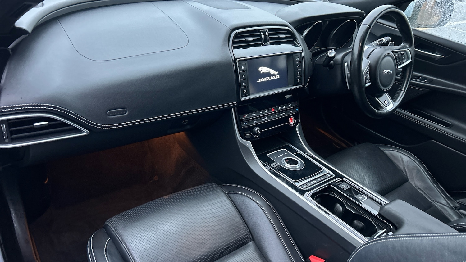 Used Jaguar XE 2018 for sale - 77522210: Photo 10