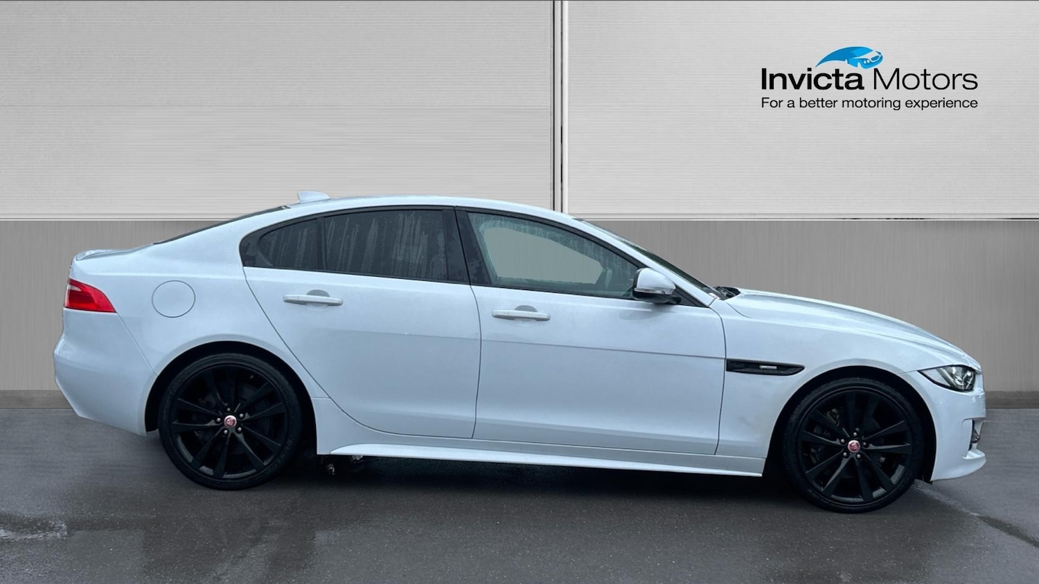 Used Jaguar XE 2018 for sale - 77522210: Photo 2
