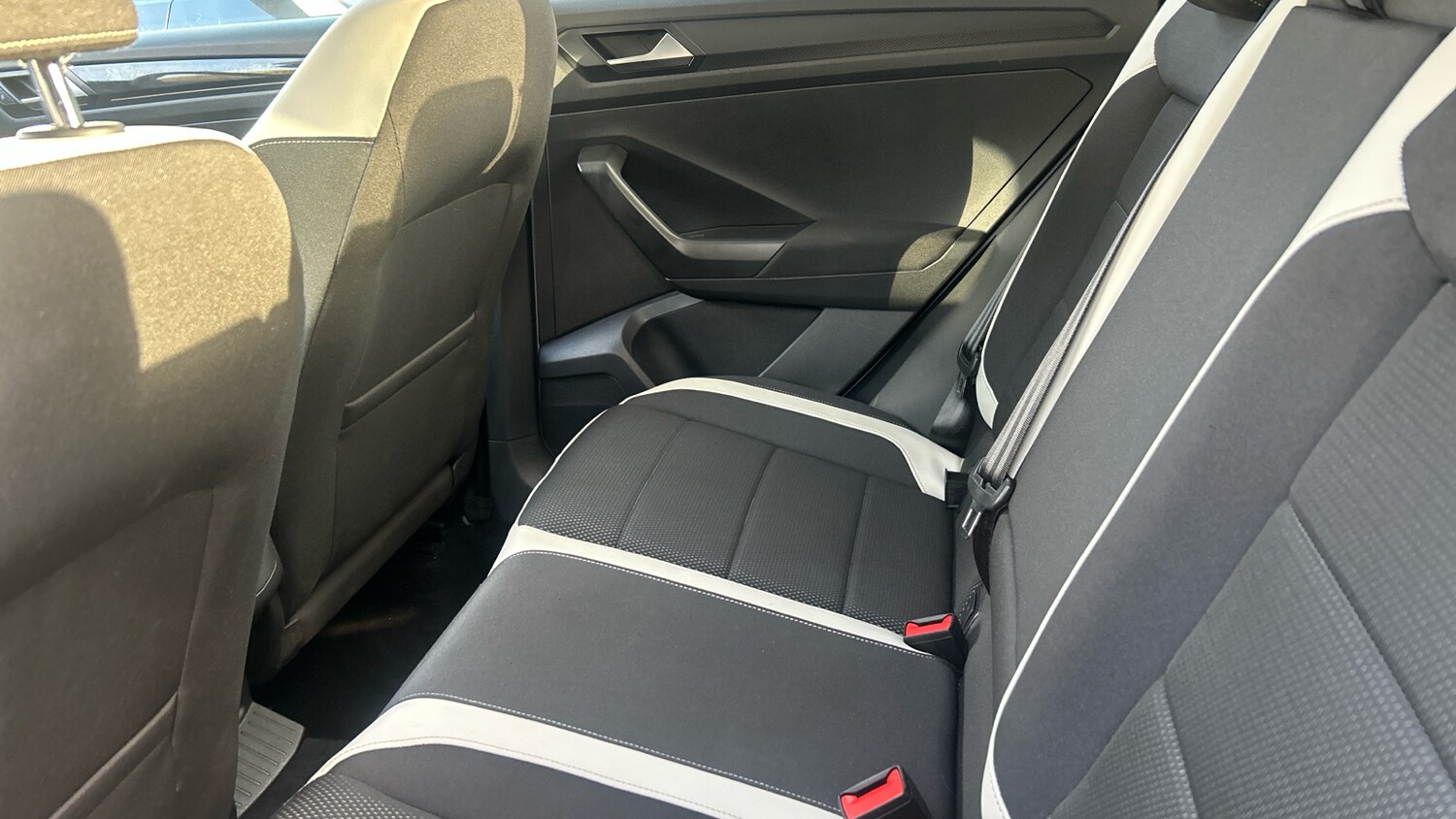 Used Volkswagen T-Roc 2018 for sale - 76951283: Photo 14