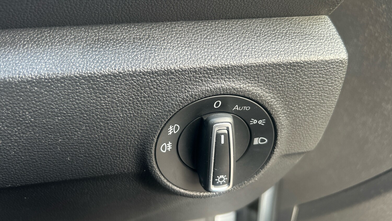 Used Volkswagen T-Roc 2018 for sale - 76951283: Photo 24