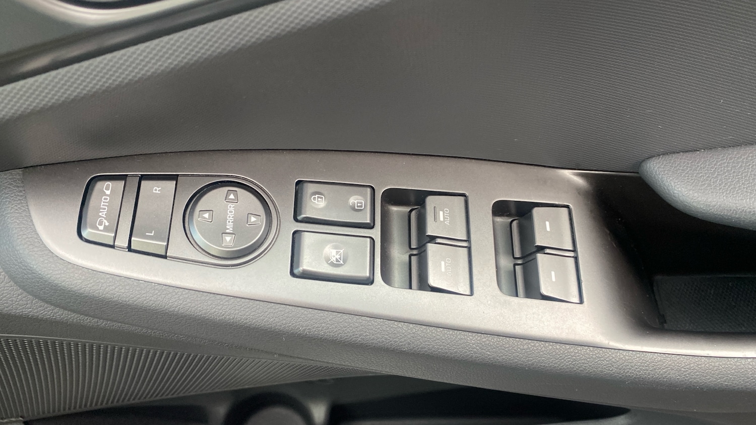 Used Hyundai IONIQ 2020 for sale - 76346931: Photo 23