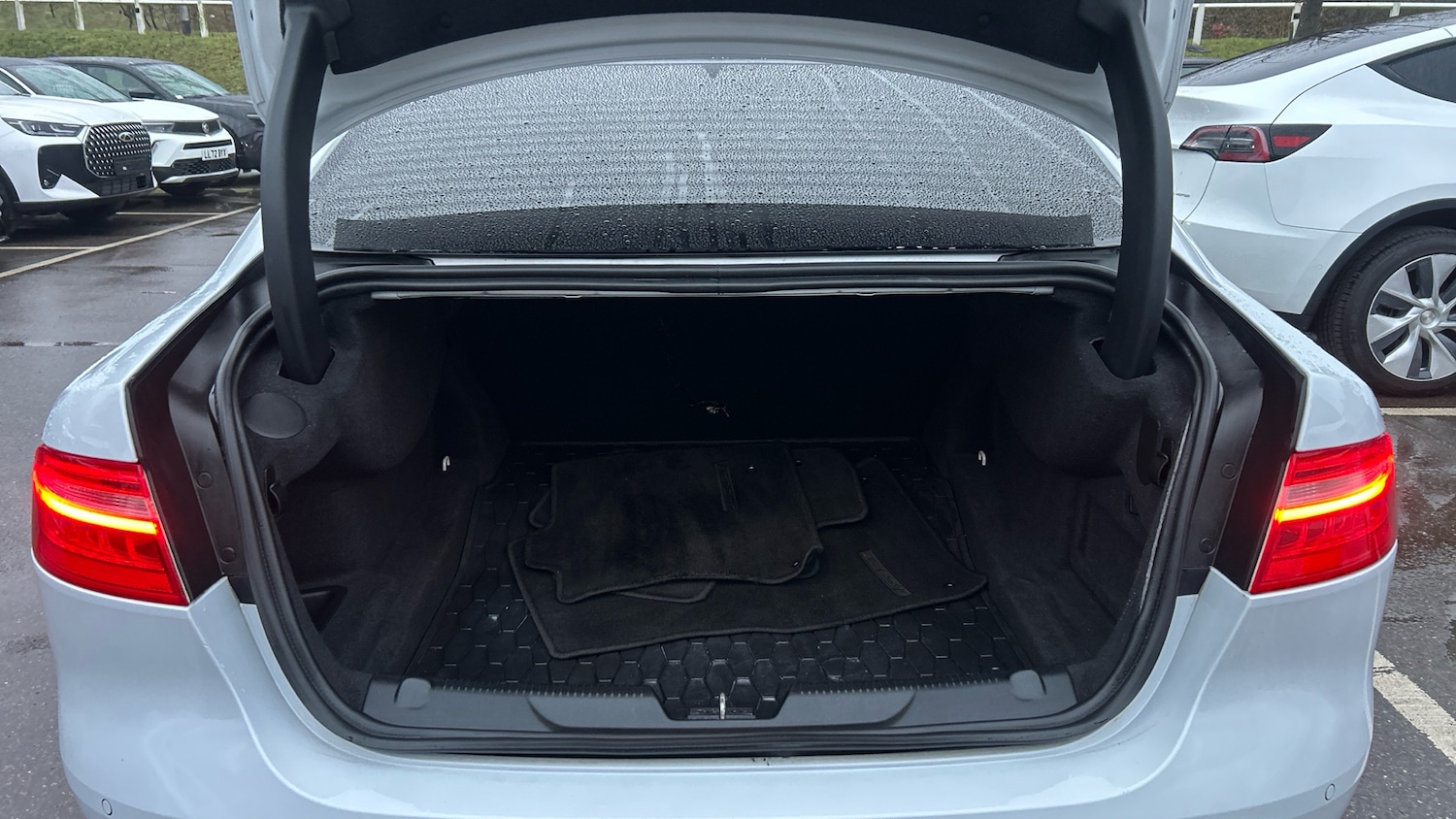 Used Jaguar XE 2018 for sale - 77038821: Photo 15