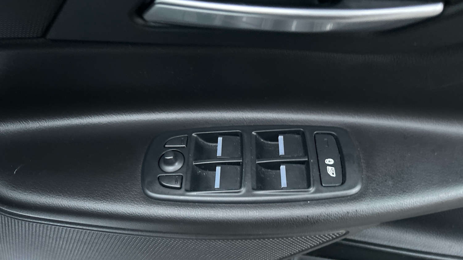 Used Jaguar XE 2018 for sale - 77038821: Photo 21