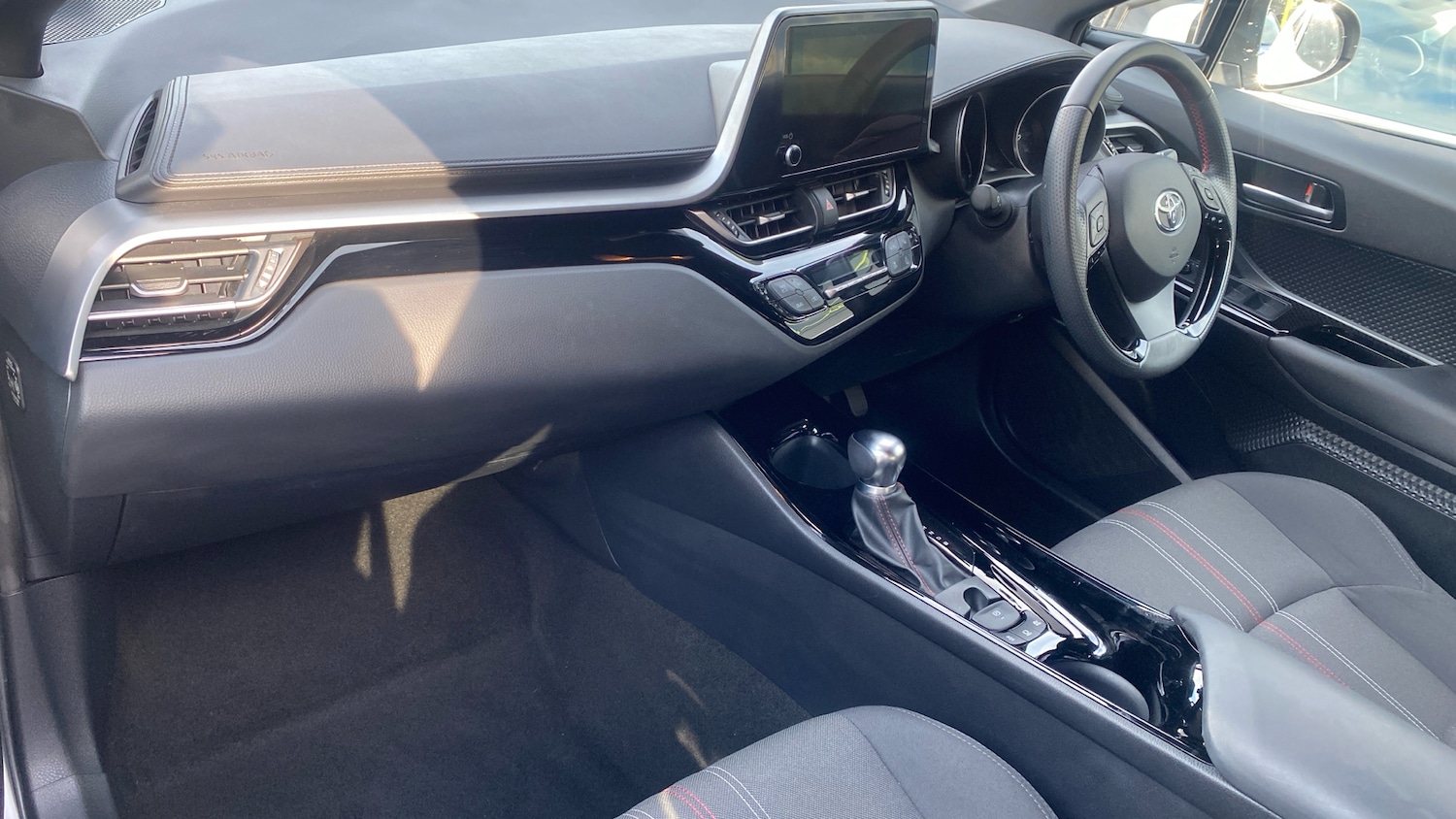Used Toyota C-HR 2023 for sale - 76030170: Photo 10