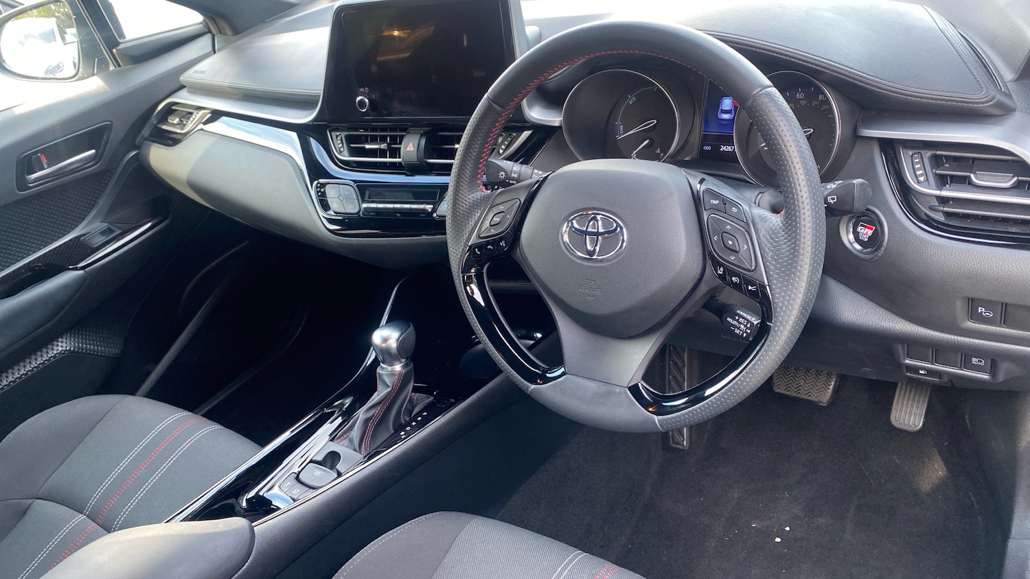 Used Toyota C-HR 2023 for sale - 76030170: Photo 9