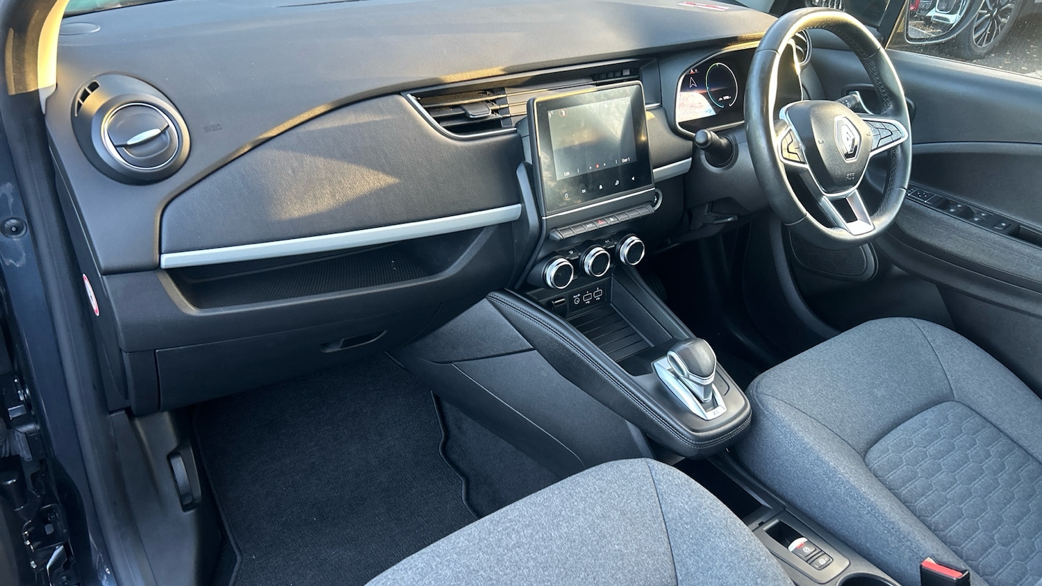 Used Renault Zoe 2021 for sale - 76784920: Photo 10