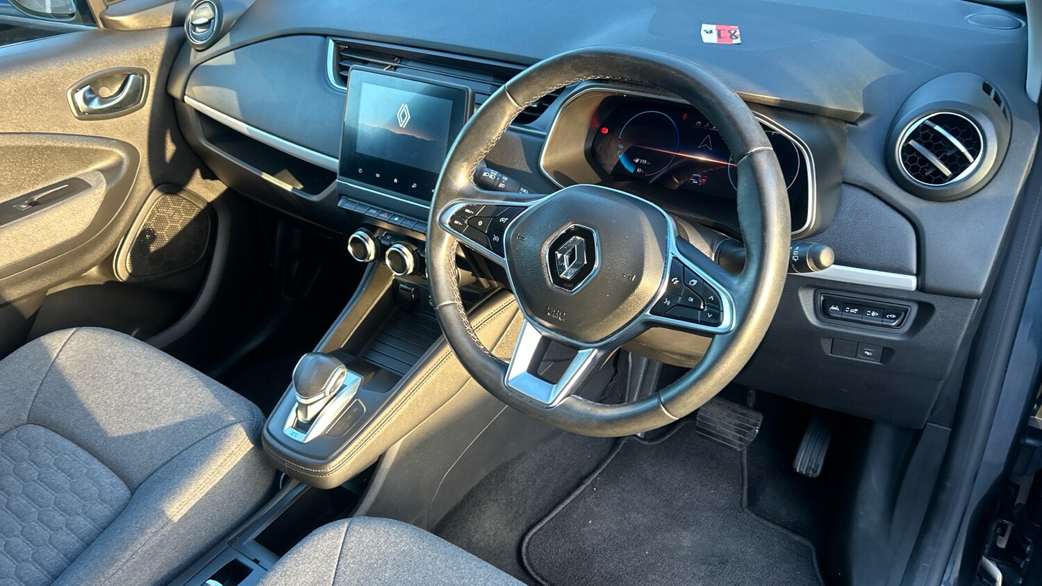 Used Renault Zoe 2021 for sale - 76784920: Photo 9