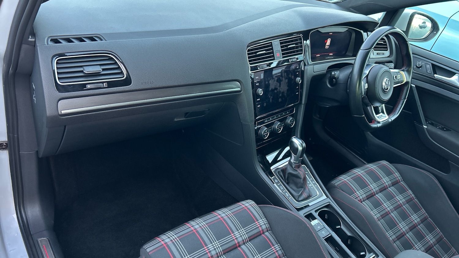 Used Volkswagen Golf 2020 for sale - 76924241: Photo 10