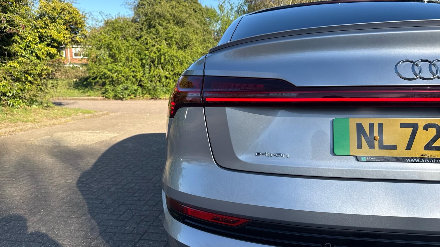 Used Audi e-tron 2022 for sale - 78179849: Photo 5