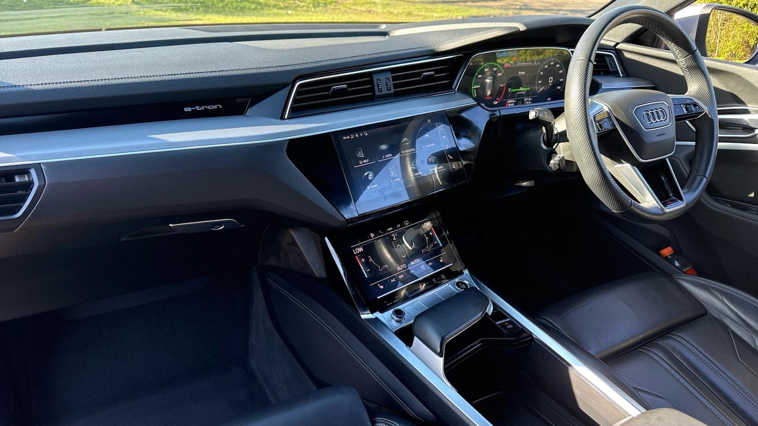 Used Audi e-tron 2022 for sale - 78179849: Photo 8