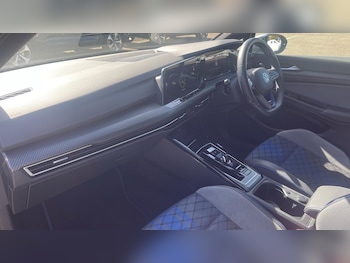 Used Volkswagen Golf 2023 for sale - 78027944: Photo