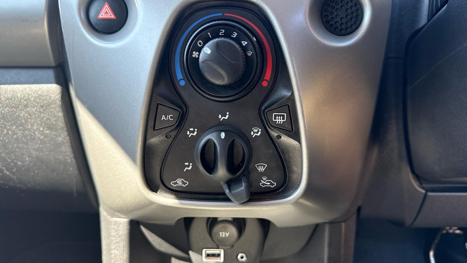 Used Toyota AYGO 2017 for sale - 78179847: Photo 29