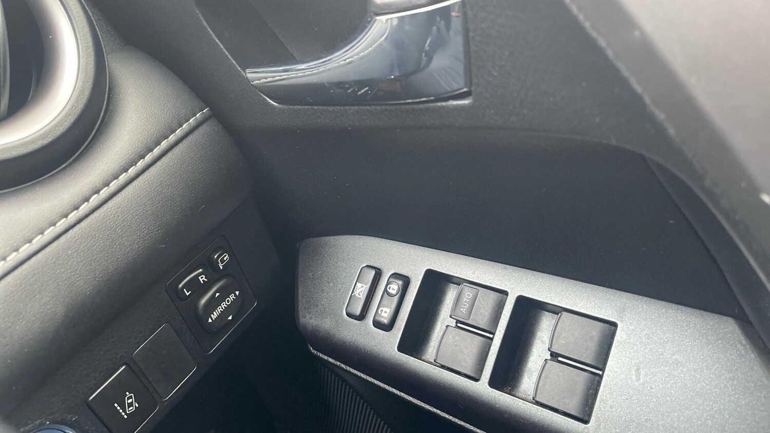 Used Toyota RAV4 2016 for sale - 78021357: Photo 12