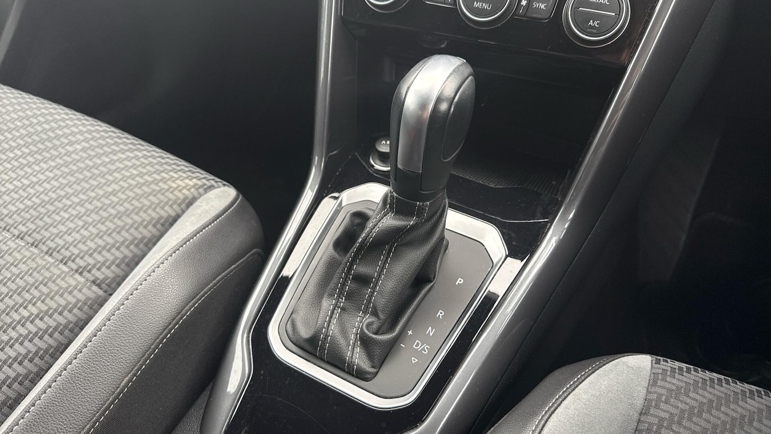 Used Volkswagen T-Roc 2021 for sale - 78055311: Photo 10