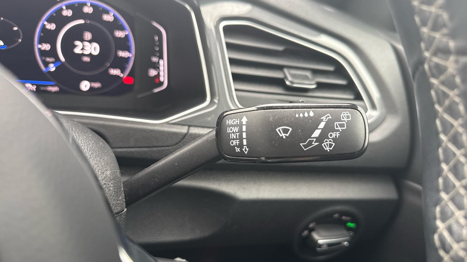 Used Volkswagen T-Roc 2021 for sale - 78055311: Photo 23