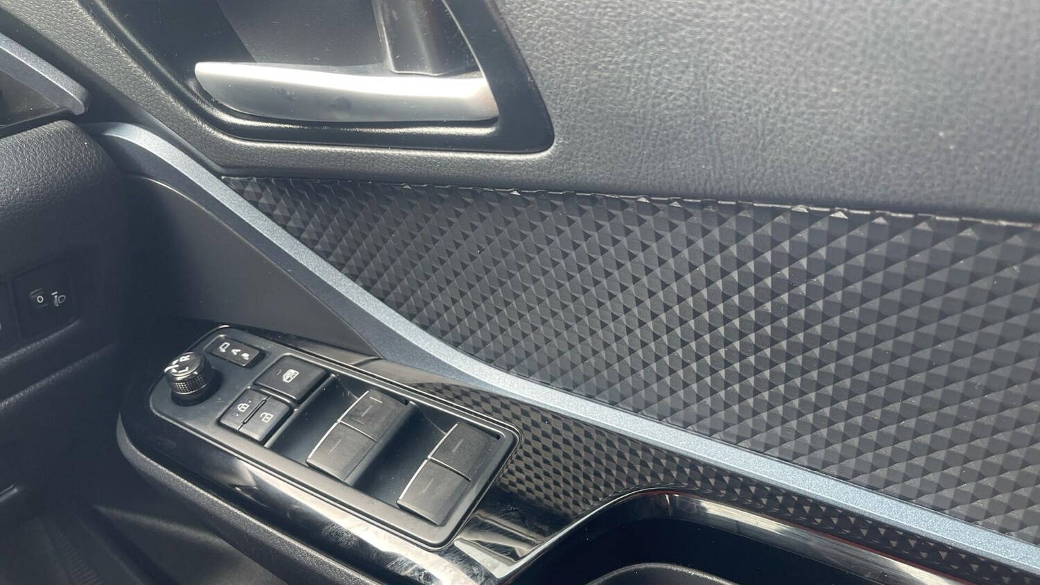 Used Toyota C-HR 2020 for sale - 78021374: Photo 24