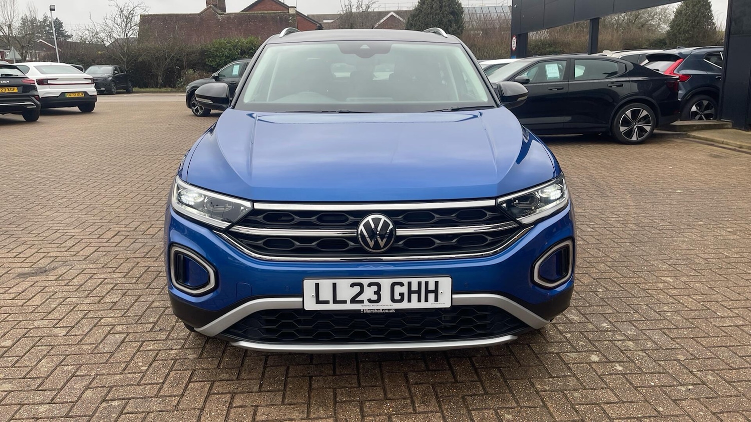 Used Volkswagen T-Roc 2023 for sale - 78211940: Photo 2