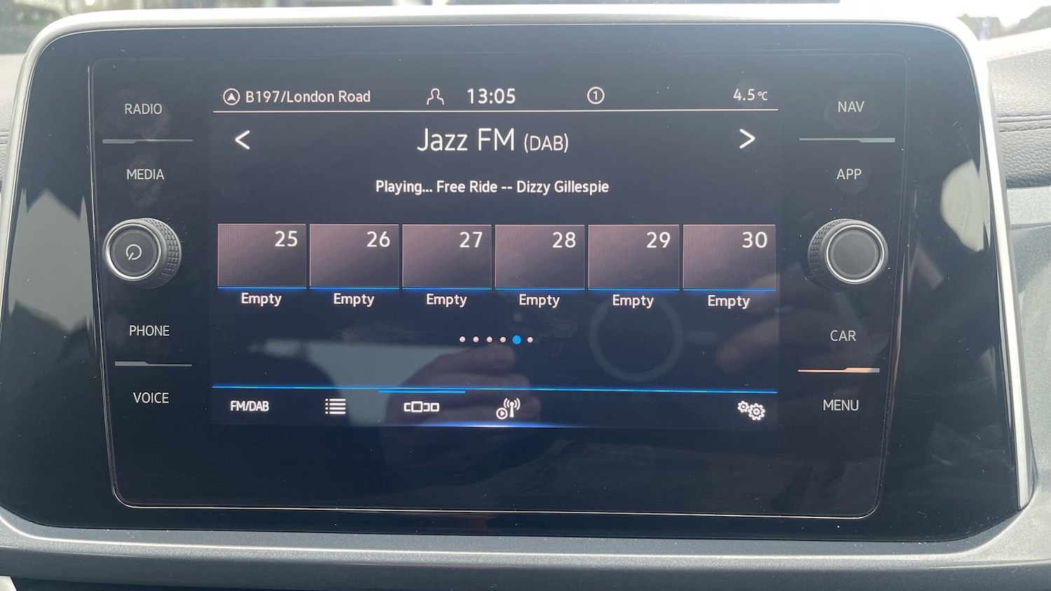 Used Volkswagen T-Roc 2023 for sale - 78211940: Photo 30