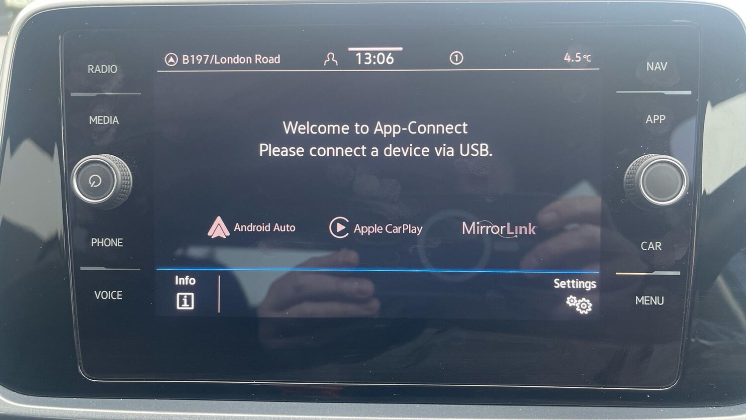 Used Volkswagen T-Roc 2023 for sale - 78211940: Photo 35