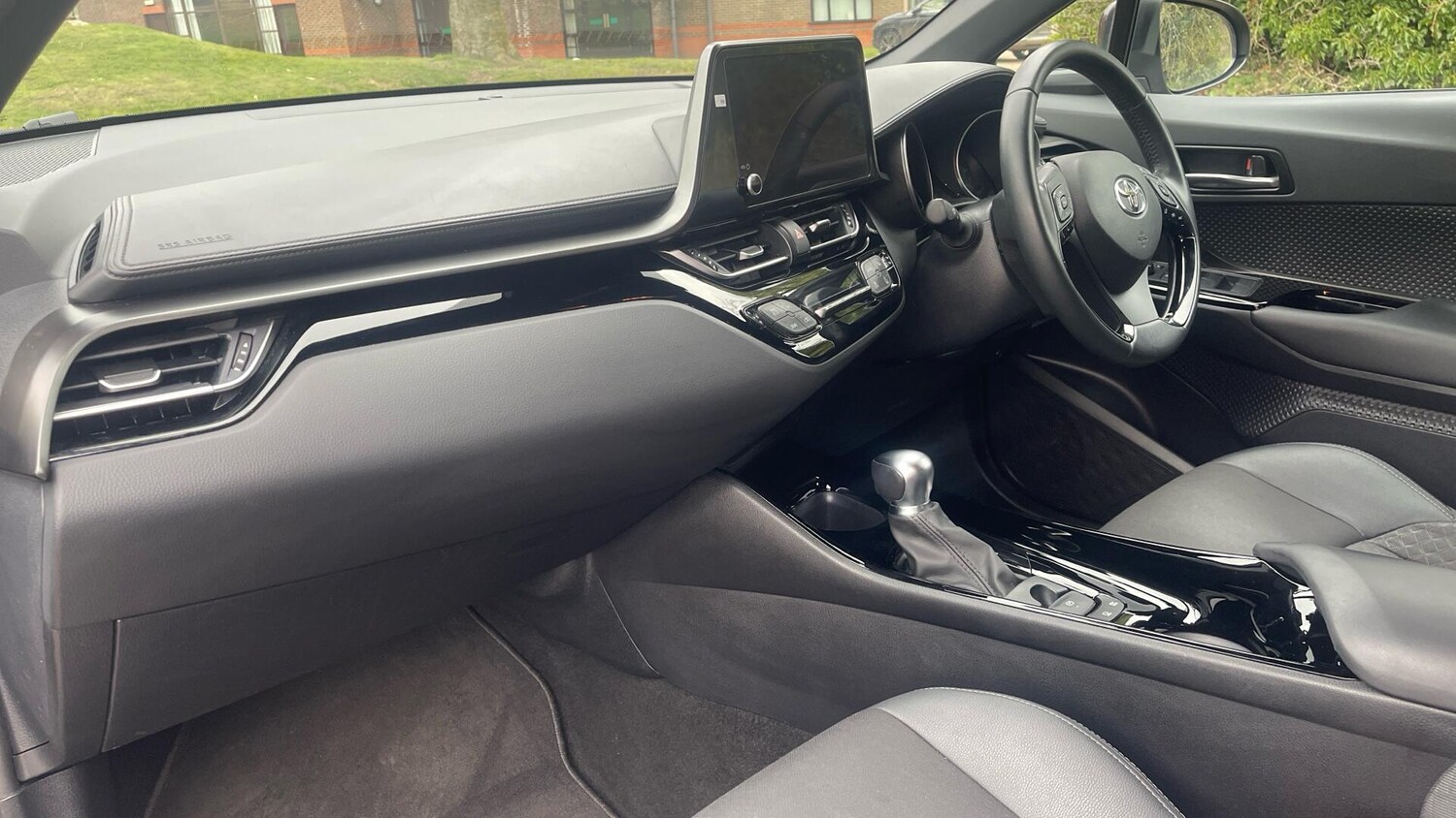 Used Toyota C-HR 2023 for sale - 78021368: Photo 11