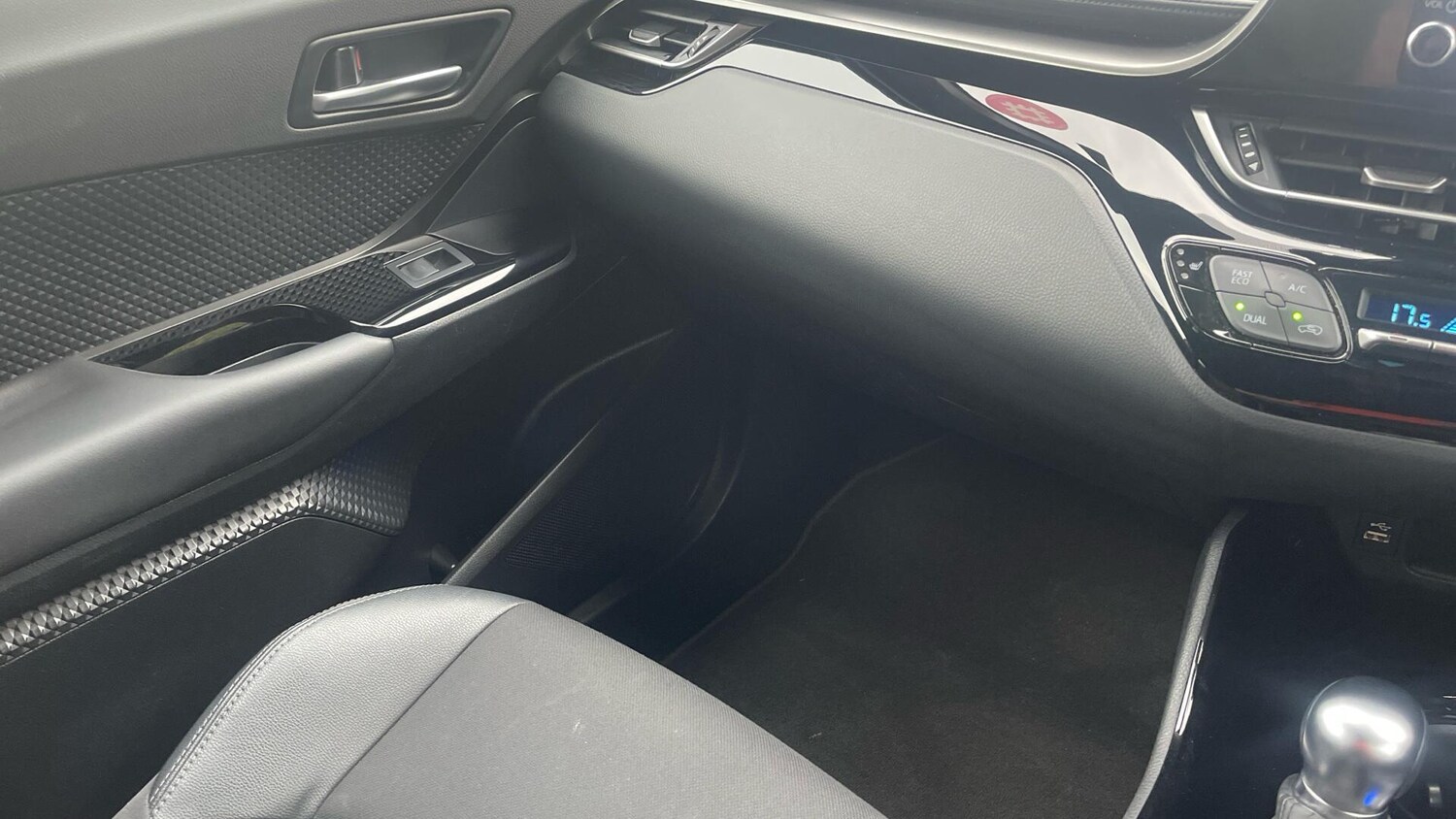 Used Toyota C-HR 2023 for sale - 78021368: Photo 29