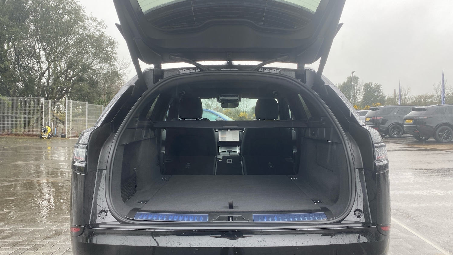 Used Land Rover Range Rover Velar 2026 for sale - 78015098: Photo 10