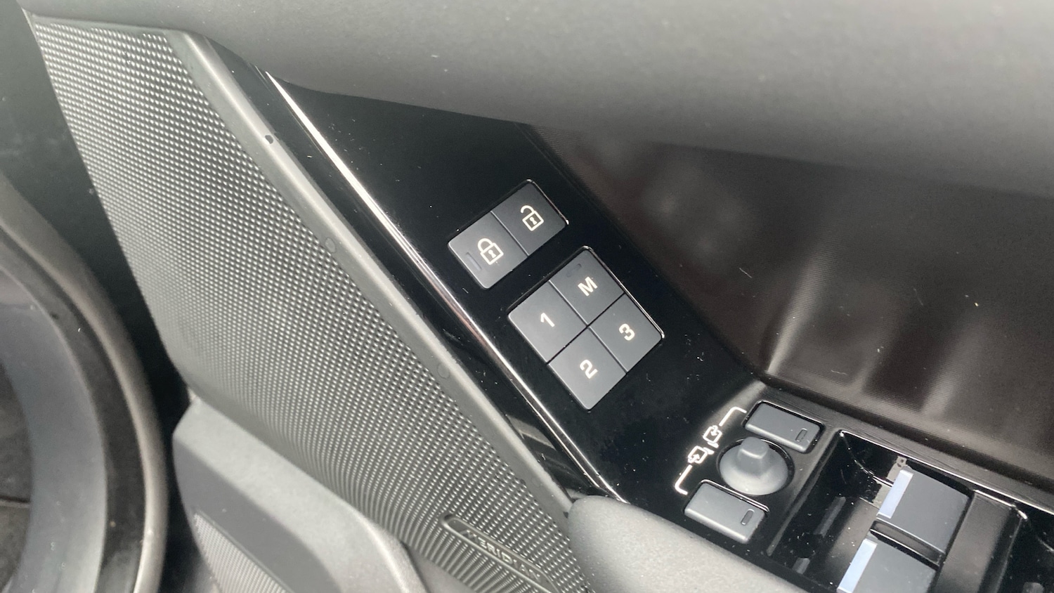 Used Land Rover Range Rover Velar 2026 for sale - 78015098: Photo 46