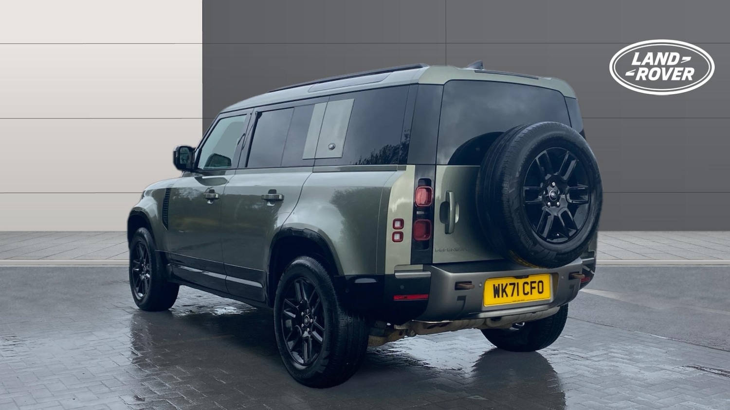 Used Land Rover Defender 2021 for sale - 76465999: Photo 2
