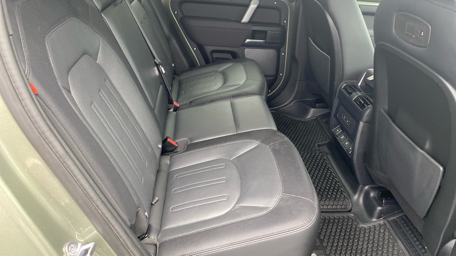 Used Land Rover Defender 2021 for sale - 76465999: Photo 42