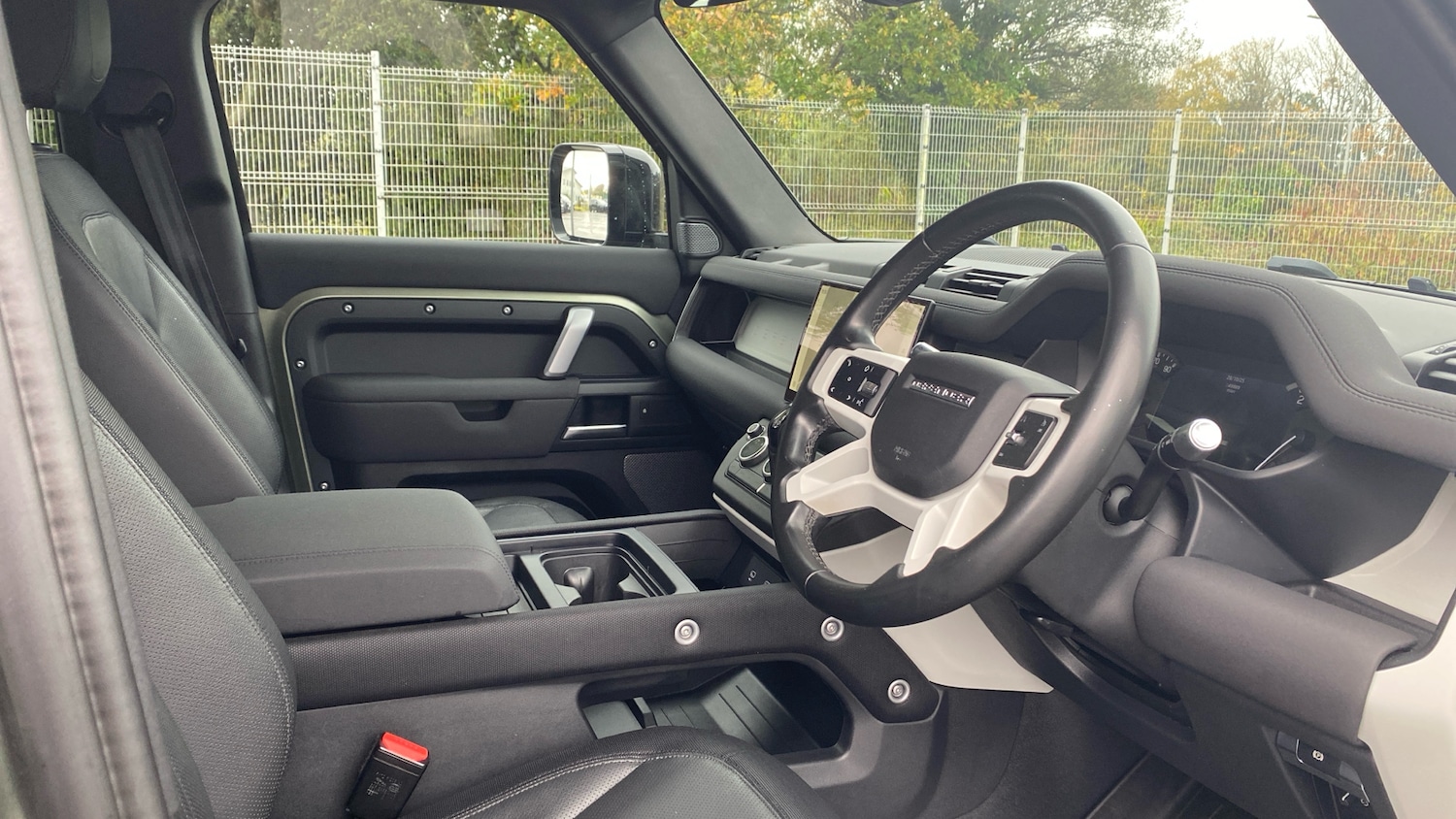 Used Land Rover Defender 2021 for sale - 76465999: Photo 49