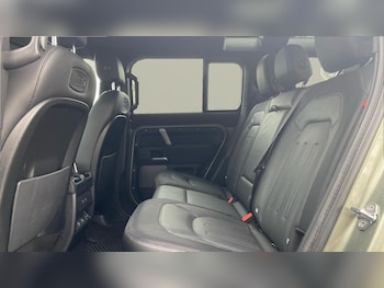 Used Land Rover Defender 2021 for sale - 76465999: Photo