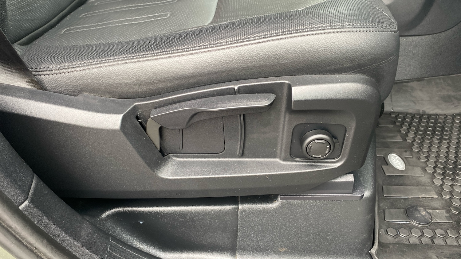 Used Land Rover Defender 2021 for sale - 76465999: Photo 50