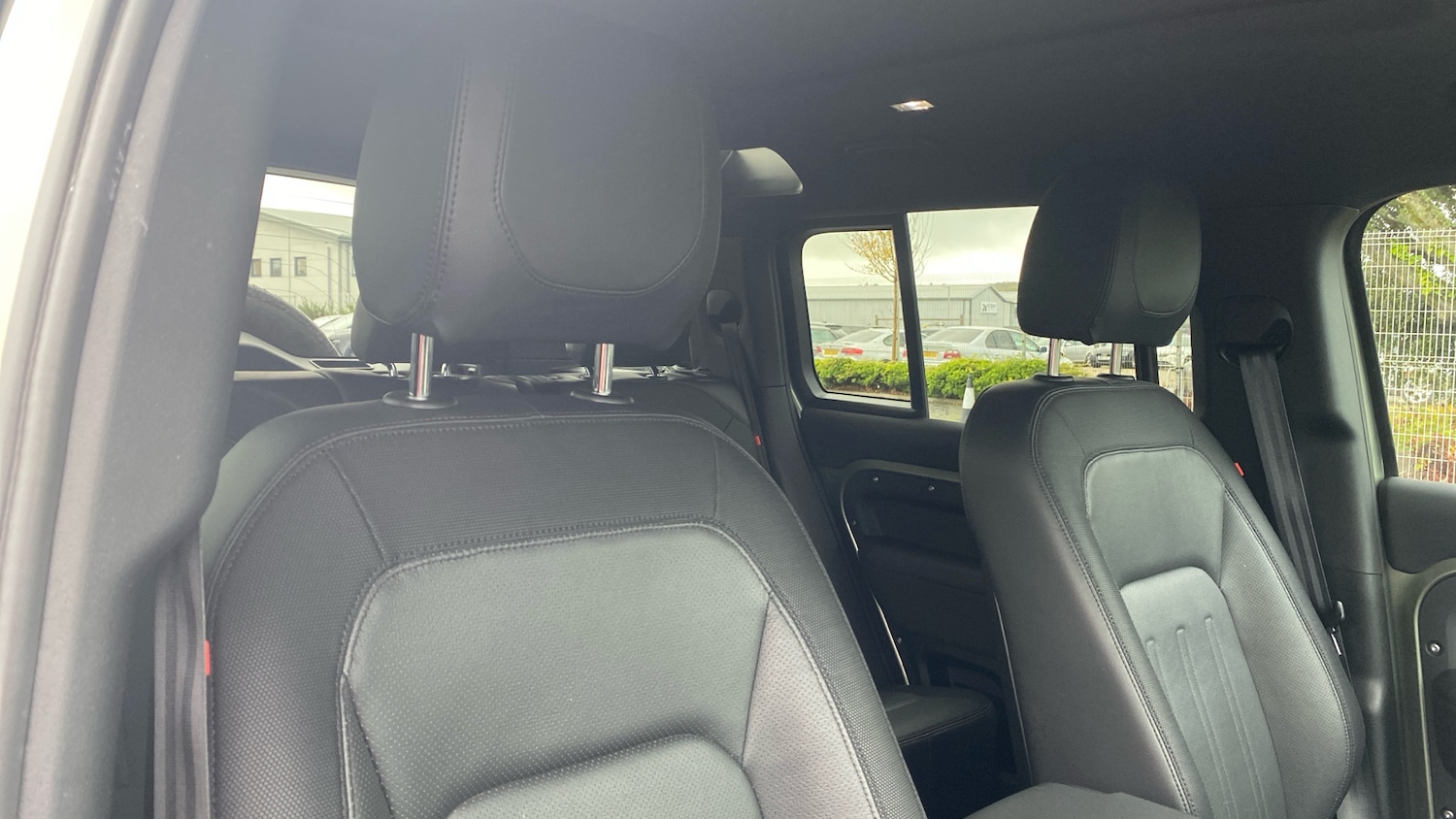 Used Land Rover Defender 2021 for sale - 76465999: Photo 52