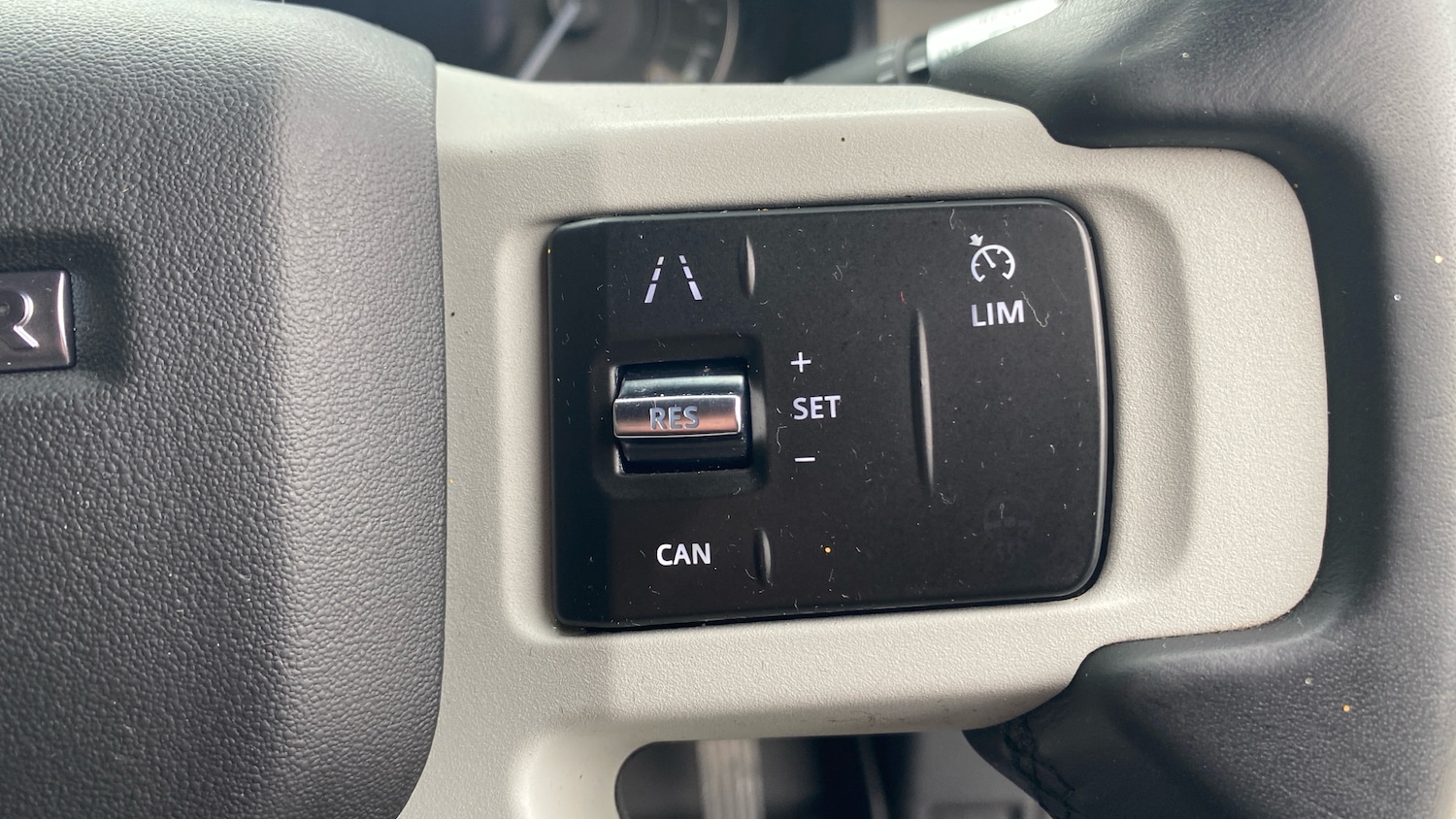 Used Land Rover Defender 2021 for sale - 76465999: Photo 55