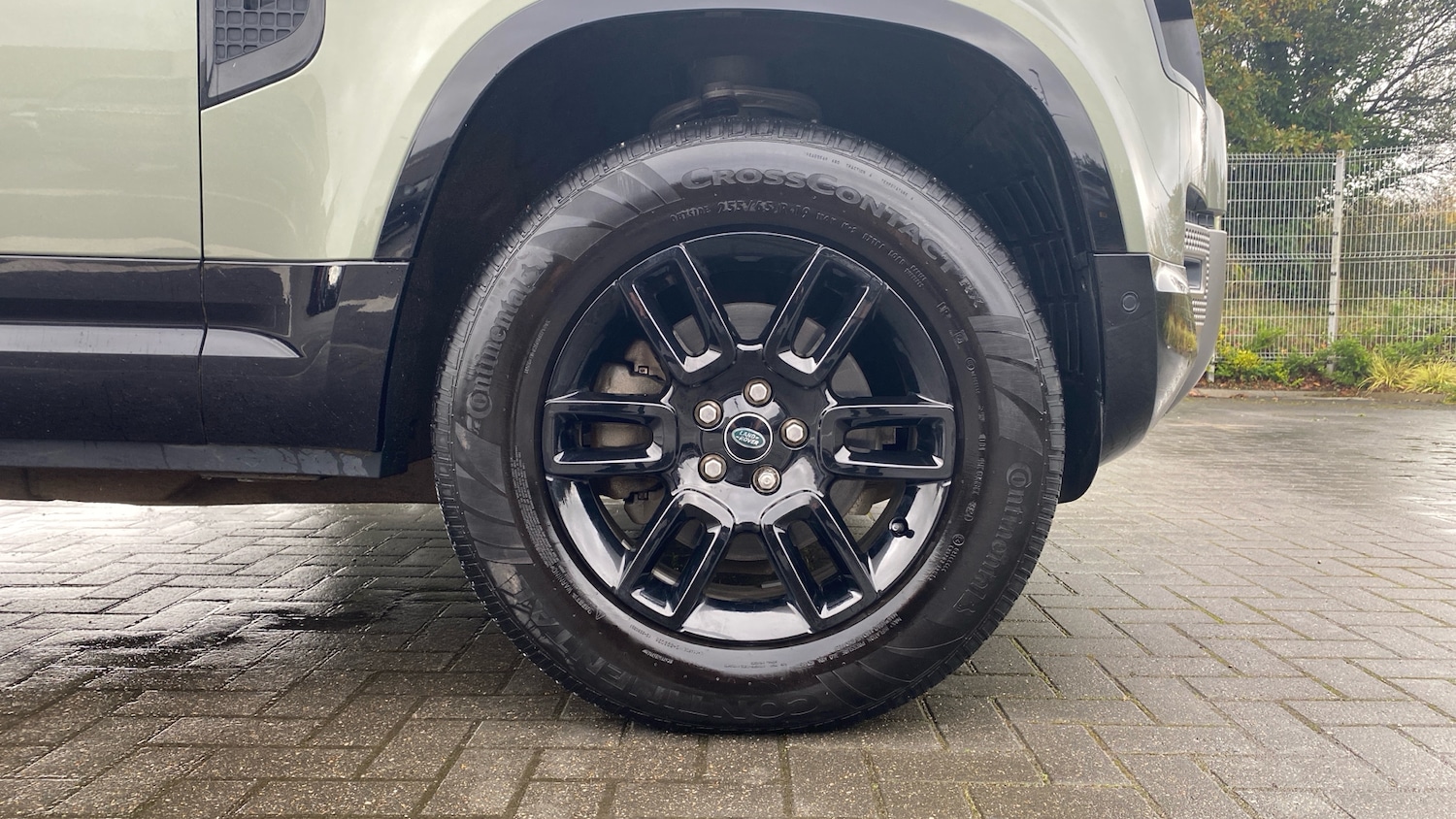 Used Land Rover Defender 2021 for sale - 76465999: Photo 8