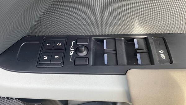 Used Land Rover Defender 2023 for sale - 76146497: Photo 43