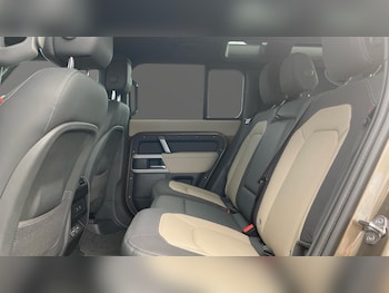 Used Land Rover Defender 2023 for sale - 76146497: Photo 4