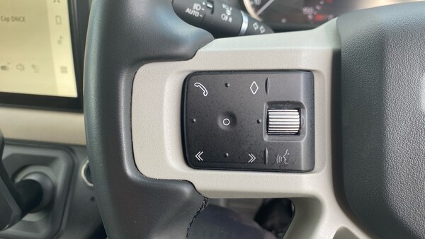 Used Land Rover Defender 2023 for sale - 76146497: Photo 50