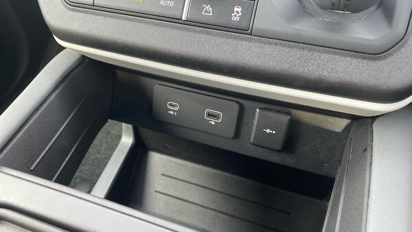 Used Land Rover Defender 2023 for sale - 76146497: Photo 53