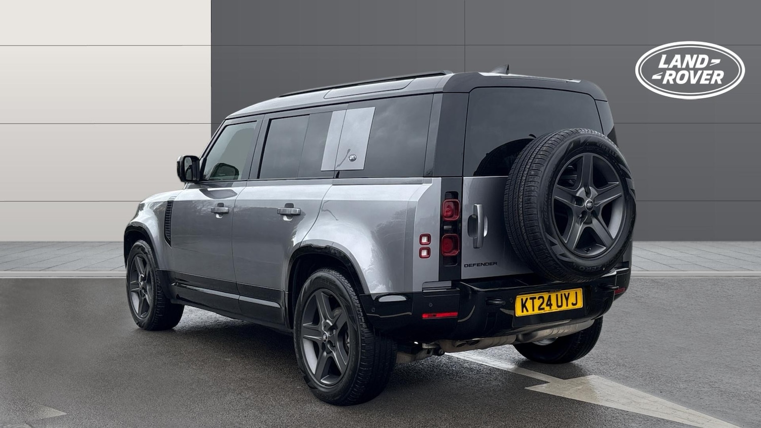 Used Land Rover Defender 2024 for sale - 78054143: Photo 2