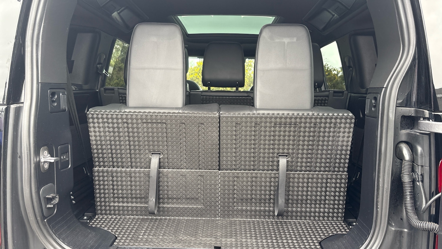 Used Land Rover Defender 2024 for sale - 78054143: Photo 30