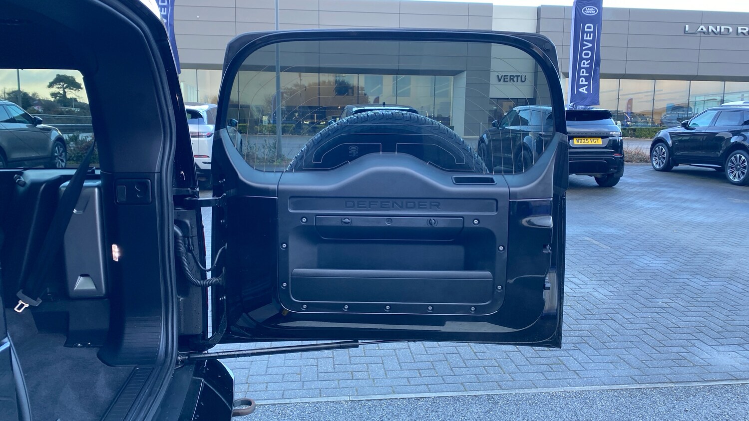 Used Land Rover Defender 2024 for sale - 77337485: Photo 39