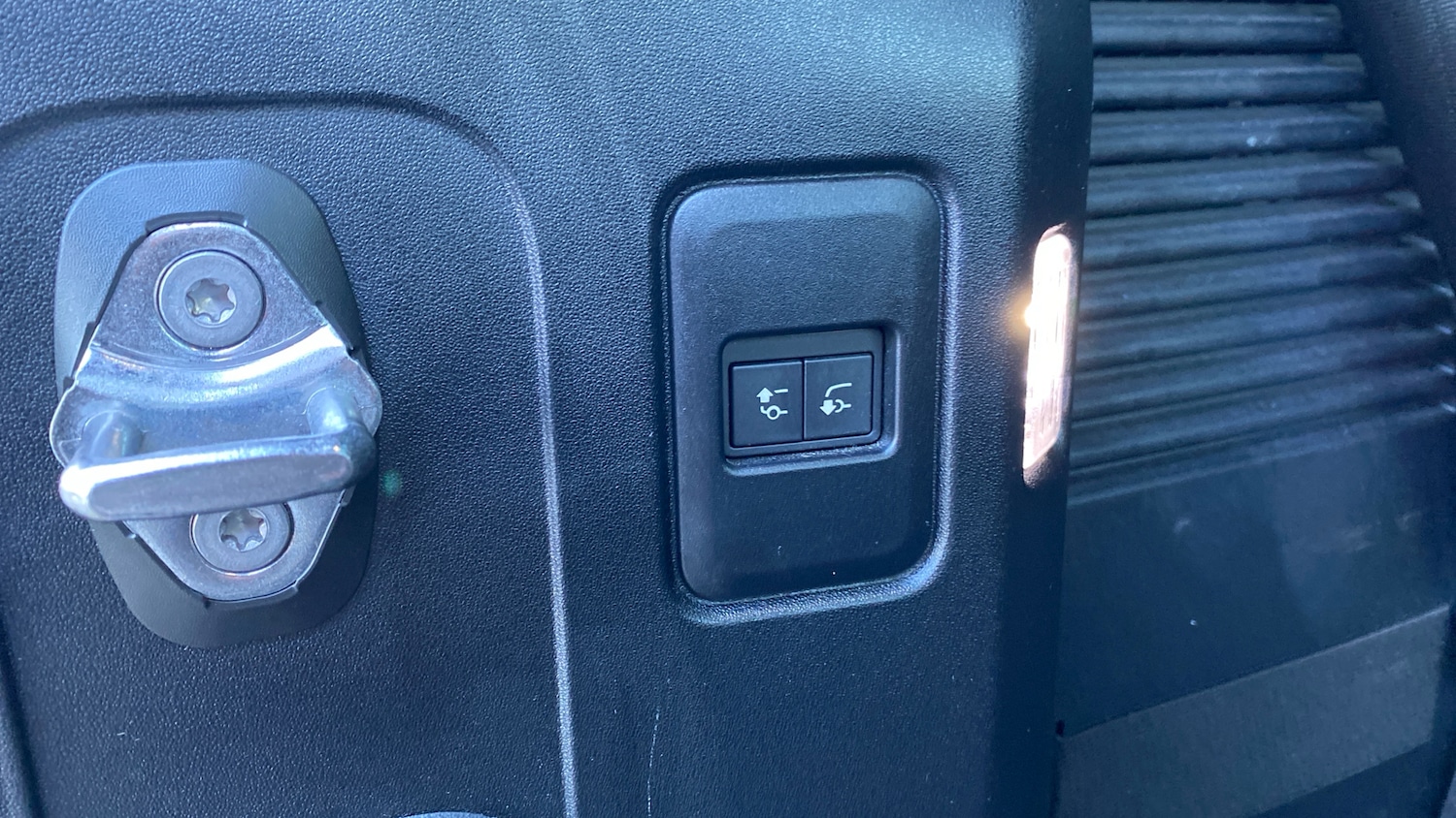 Used Land Rover Defender 2024 for sale - 77337485: Photo 40