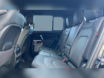 Used Land Rover Defender 2024 for sale - 77337485: Photo