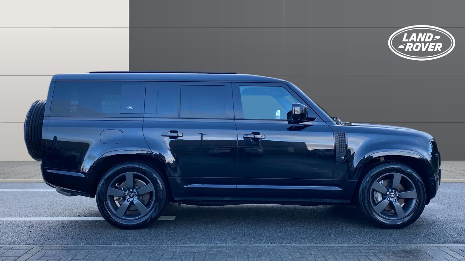 Used Land Rover Defender 2024 for sale - 77337485: Photo 5