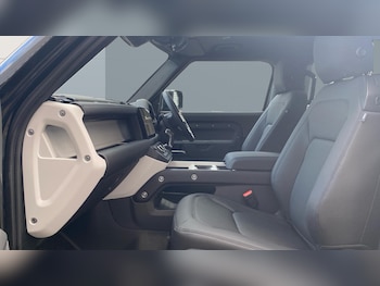 Used Land Rover Defender 2025 for sale - 75931774: Photo