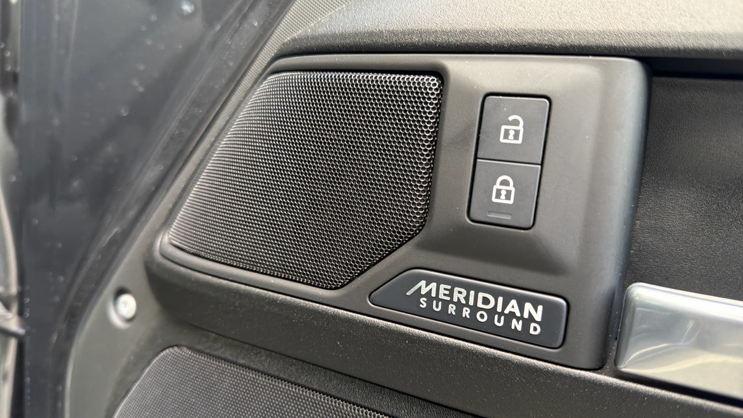 Used Land Rover Defender 2025 for sale - 76891949: Photo 31