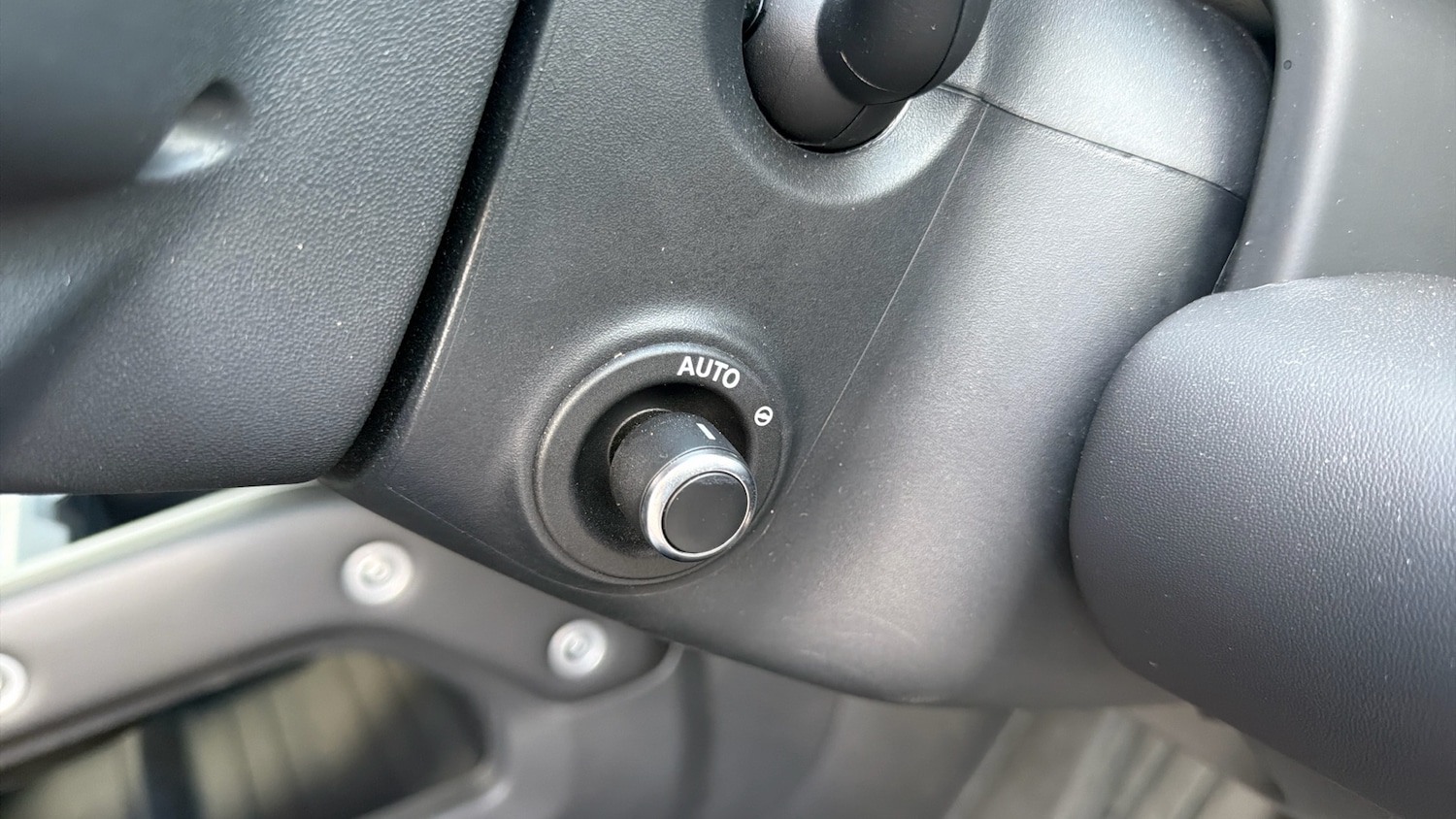 Used Land Rover Defender 2025 for sale - 76891949: Photo 32