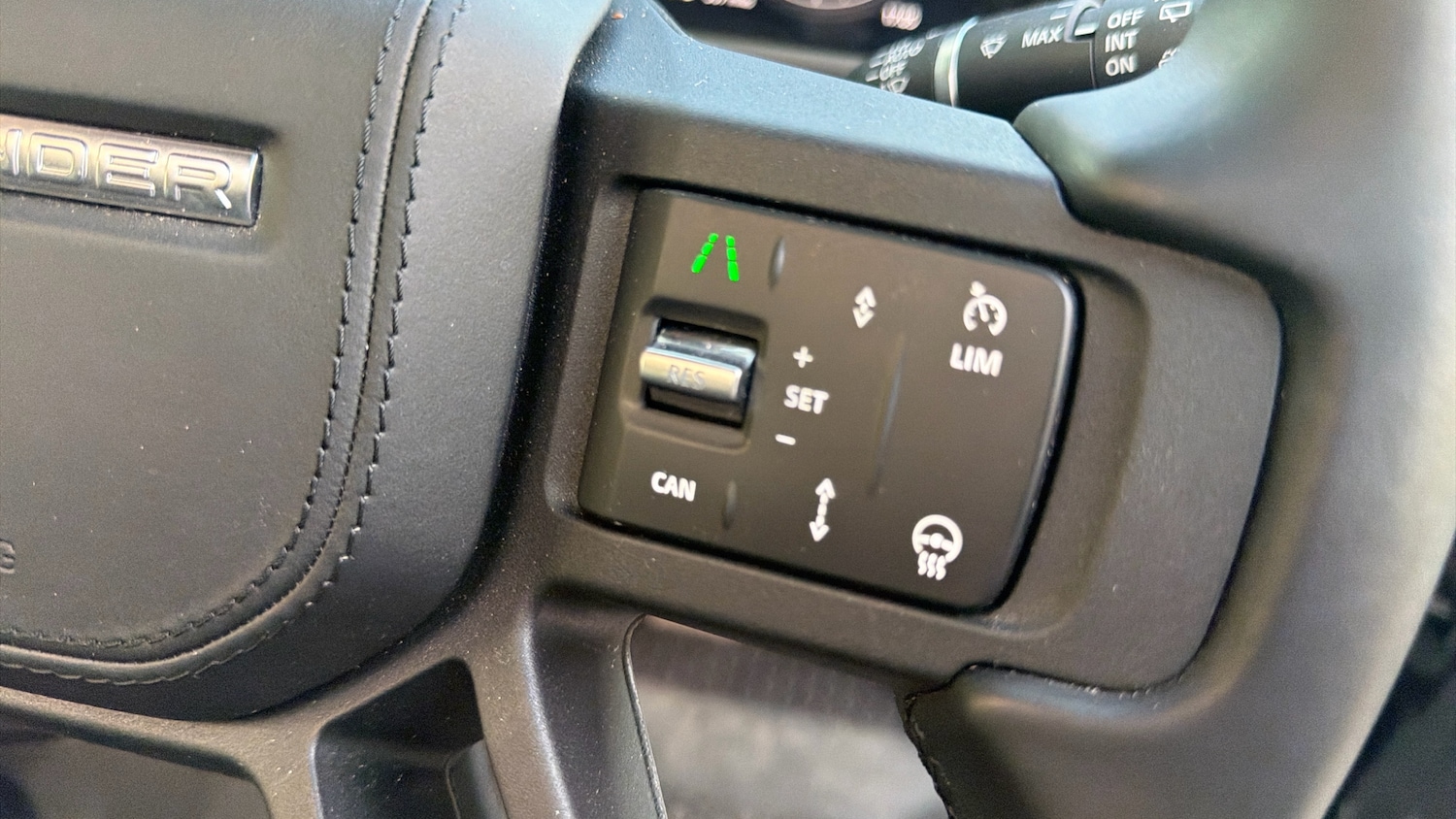 Used Land Rover Defender 2025 for sale - 76891949: Photo 36