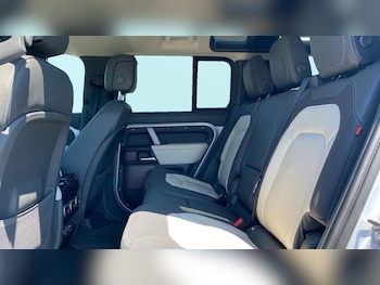 Used Land Rover Defender 2023 for sale - 78748519: Photo